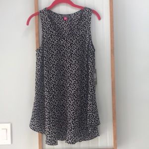 NWT Vince Camuto Flowey sleeveless blouse
